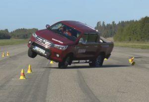 Hilux fails handling test: Here’s how 5 rival bakkies fared – Wheels24